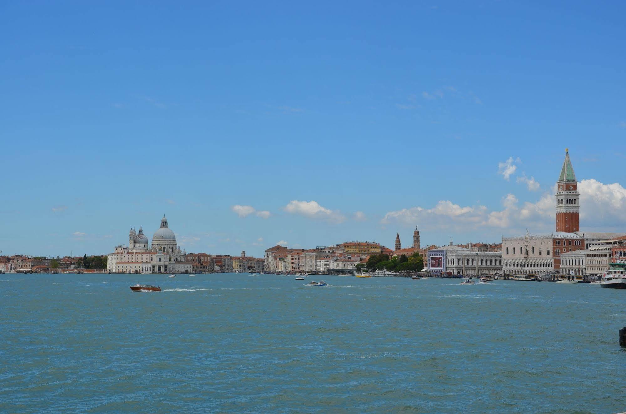 Casa Favaretto Guest House Venice Exterior photo